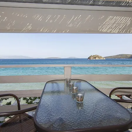Poseidon Aparthotel 4*