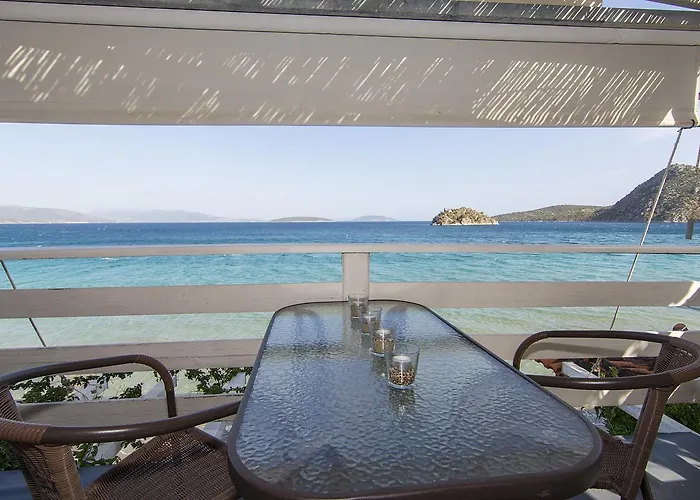 Poseidon Aparthotel 4*